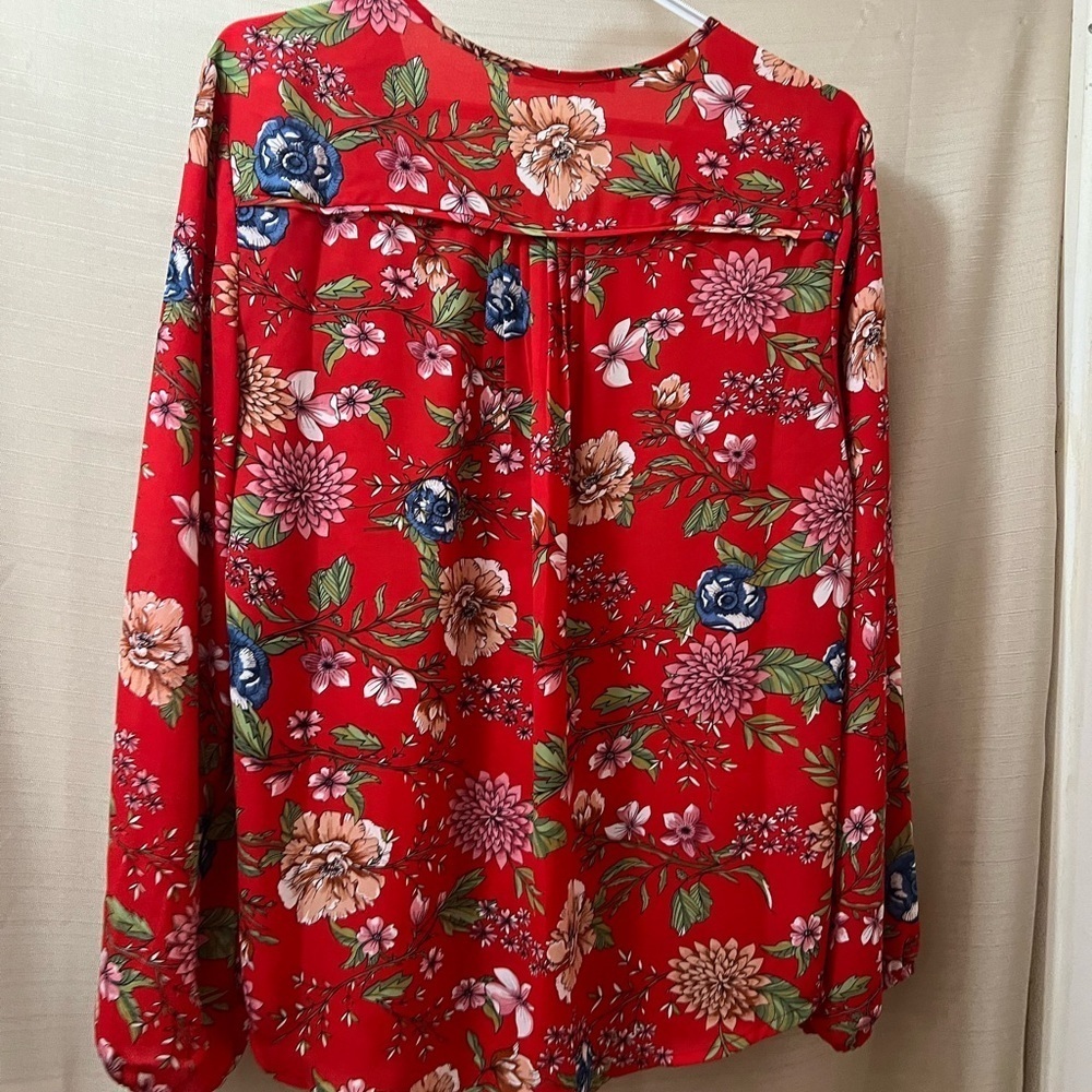 Violet and Claire BOGO Floral Red Women's Top Size Large ⚫️ - Picture 4 of 9